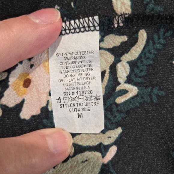 Mi Ami Floral Print Cold Shoulder Top Blouse Halter Neck Size M Feminine - Picture 7 of 7